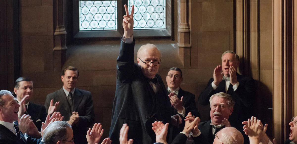 Phim Giờ Đen Tối